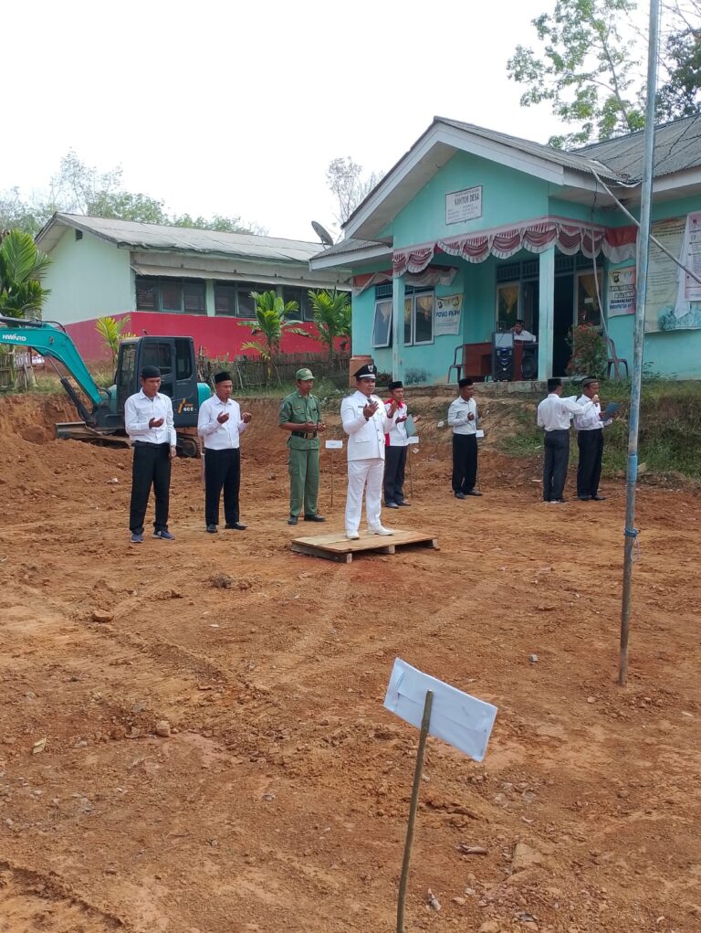 Pemdes Sukarela Laksanakan Upacara Bendera HUT RI ke- 79