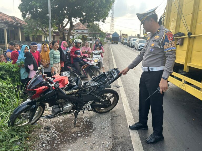 Satu Orang Tewas Kecelakaan Maut di Jalintim Palembang-Betung KM 55, 3 Motor VS Truck Box