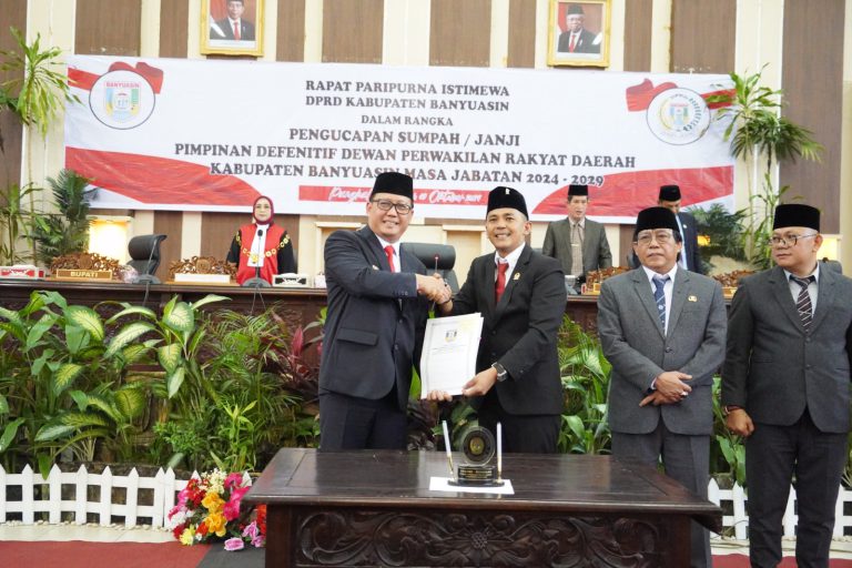 Pj Bupati Banyuasin Muhammad Farid Hadiri Pengucapan Sumpah dan Janji Pimpinan DPRD Definitif Tahun 2024-2029